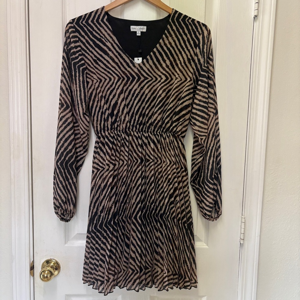 Koko + Mason Black Tan Zebra Animal Print Long Sleeve V-Neck Dress Size S